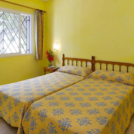 Apartahotel Del Sol מלון דירות סנטה אאולריה דס ריו